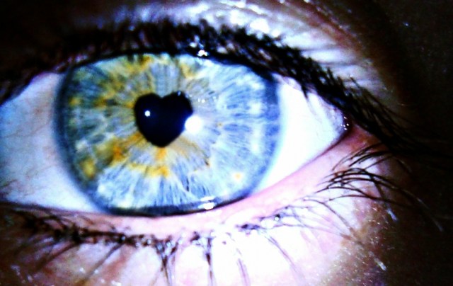 eidtted-blue-heart-in-eye
